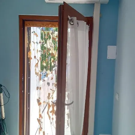Mansarda A E Spotorno נולי