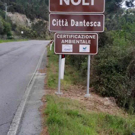 Prázdninový dům Mansarda A E Spotorno